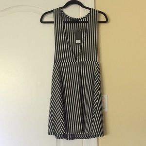 BRAND NEW A-line black & white dress, M